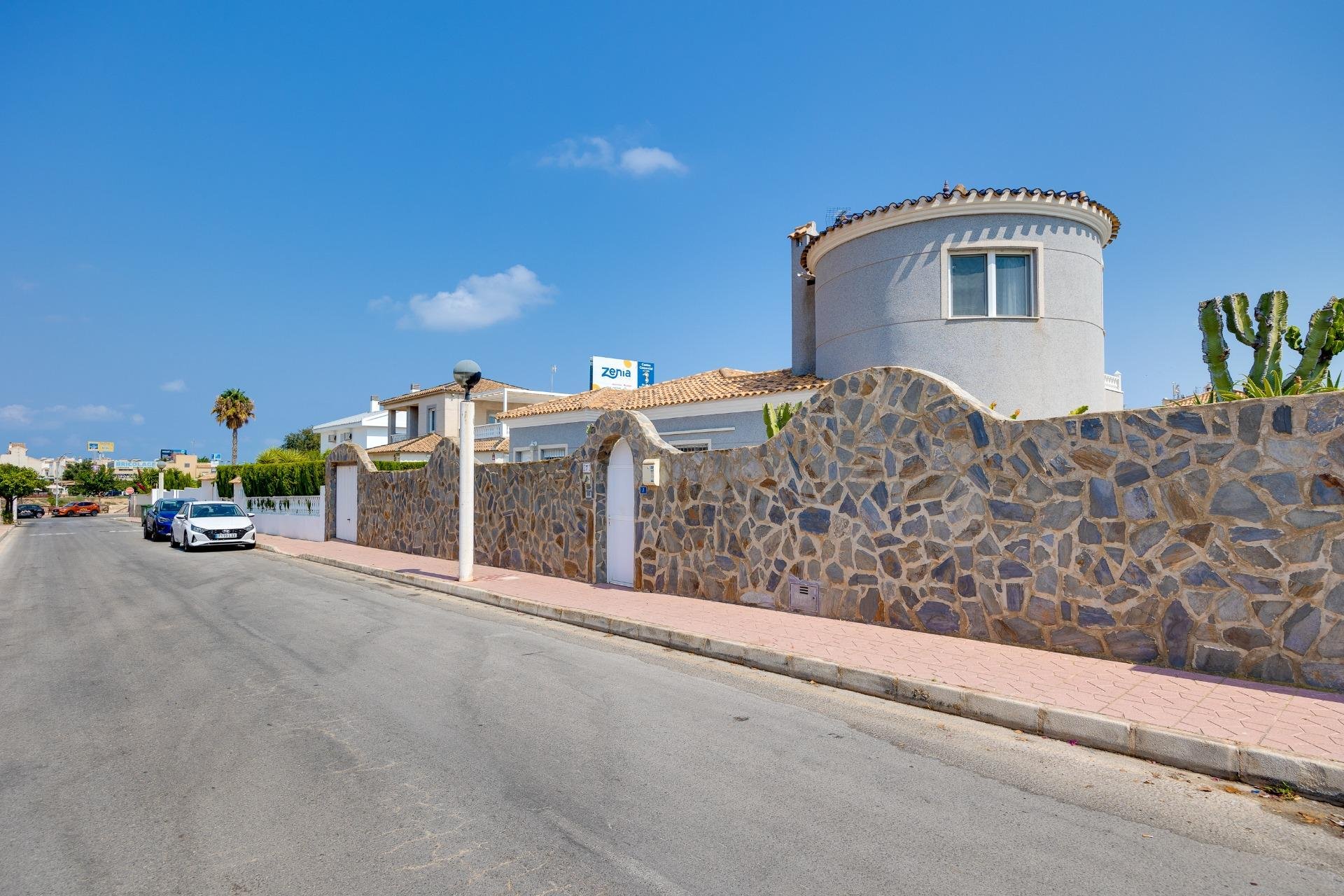 Revente - Villa -
Orihuela Costa - La Regia