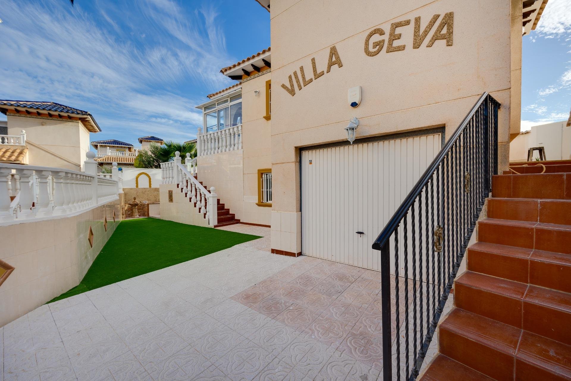 Revente - Villa -
Orihuela Costa - La Zenia