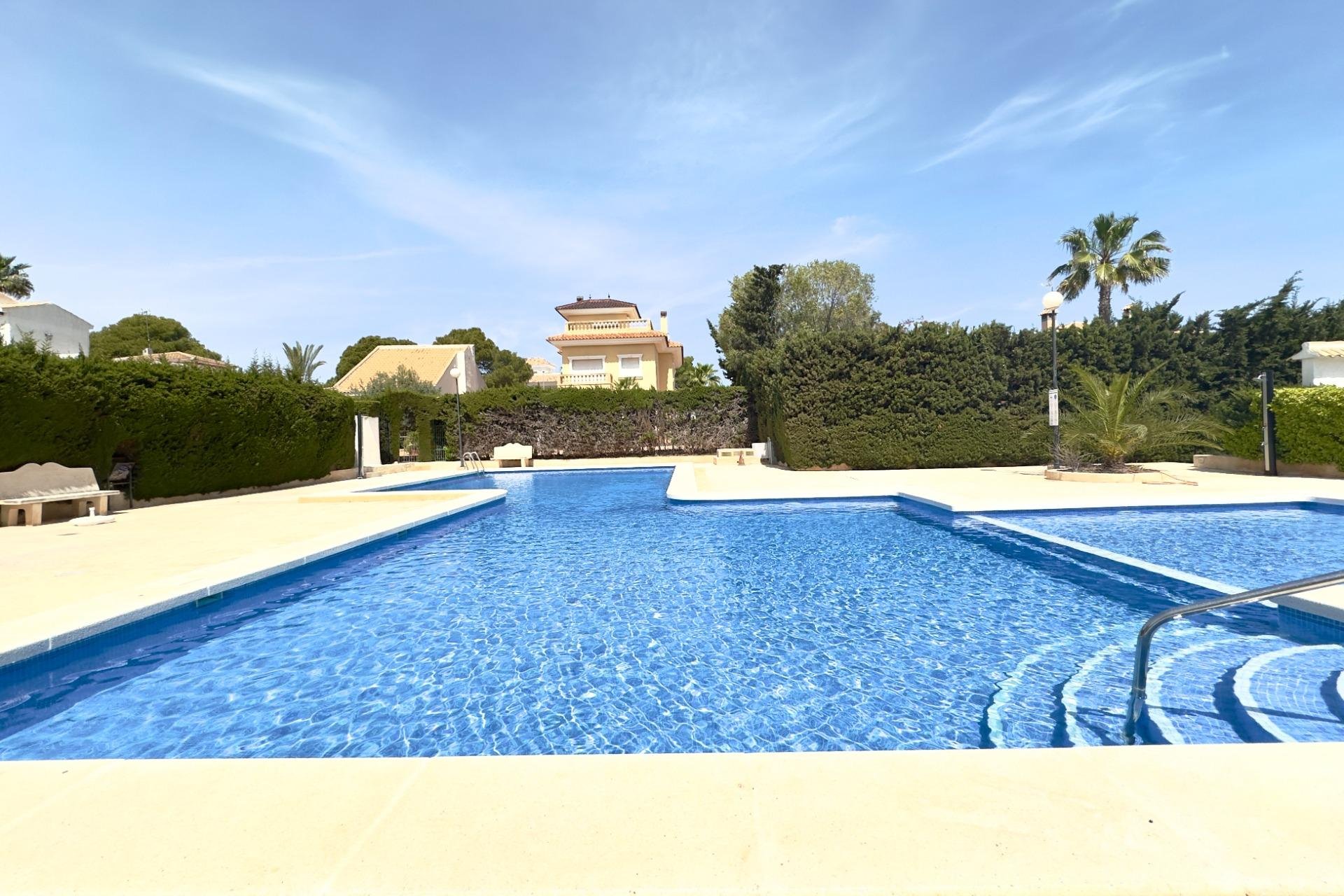 Revente - Villa -
Orihuela Costa - La Zenia