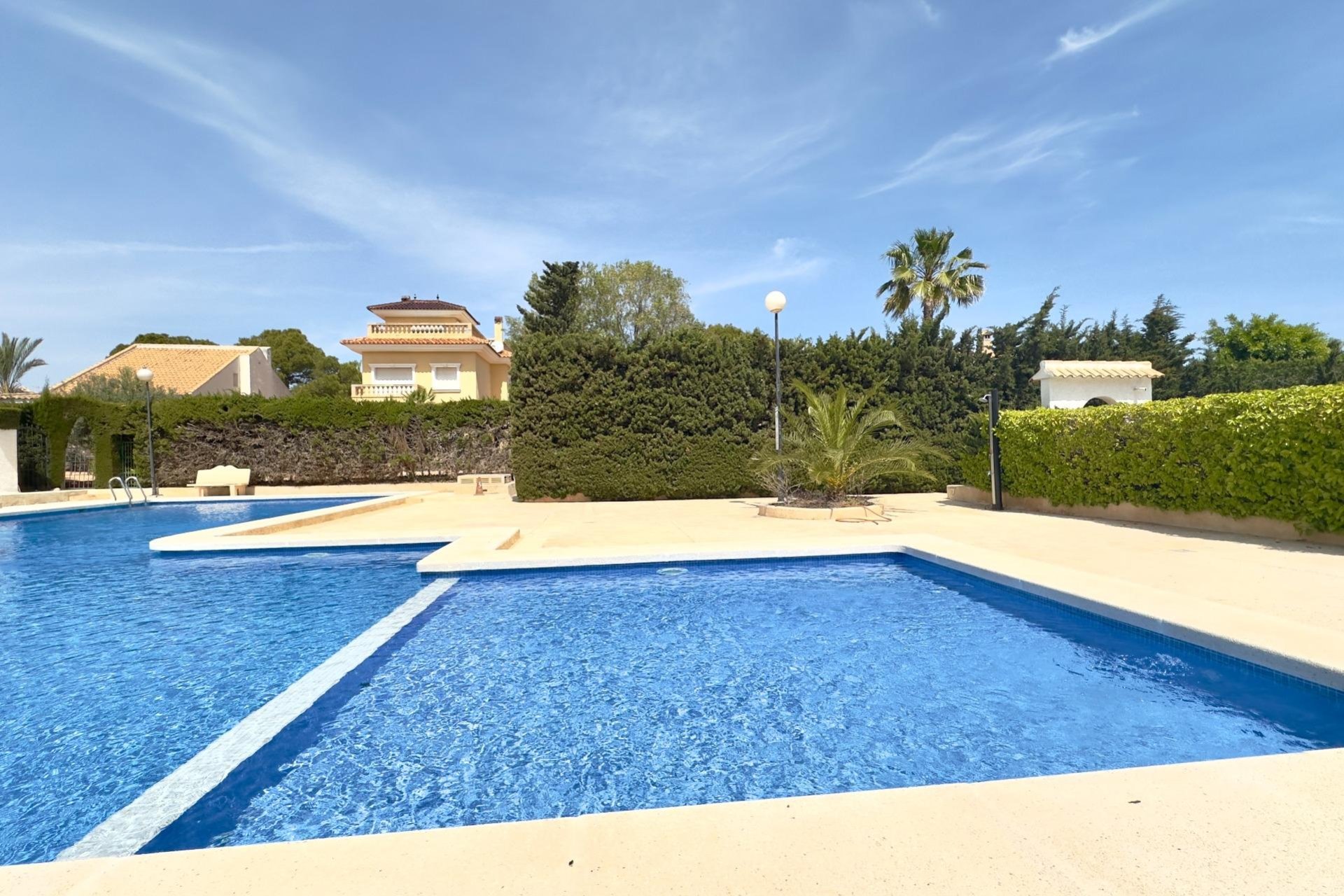 Revente - Villa -
Orihuela Costa - La Zenia