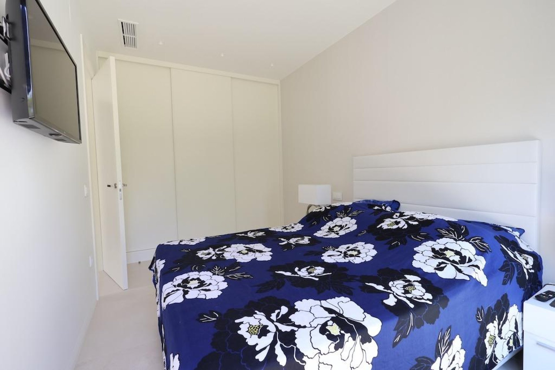 Revente - Villa -
Orihuela Costa - Las Colinas Golf