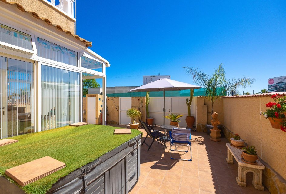Revente - Villa -
Orihuela Costa - Lomas de Don Juan