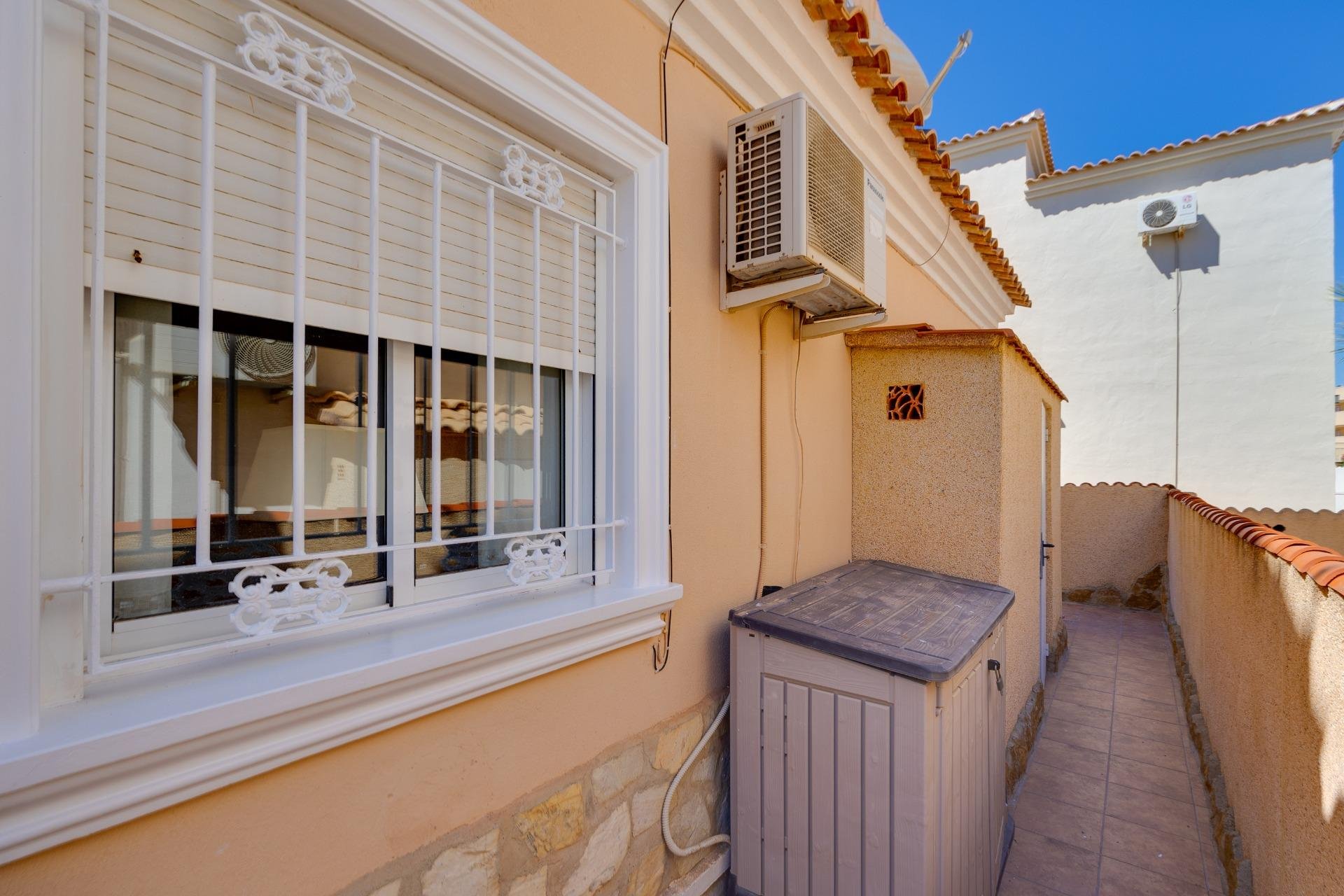 Revente - Villa -
Orihuela Costa - Lomas de Don Juan