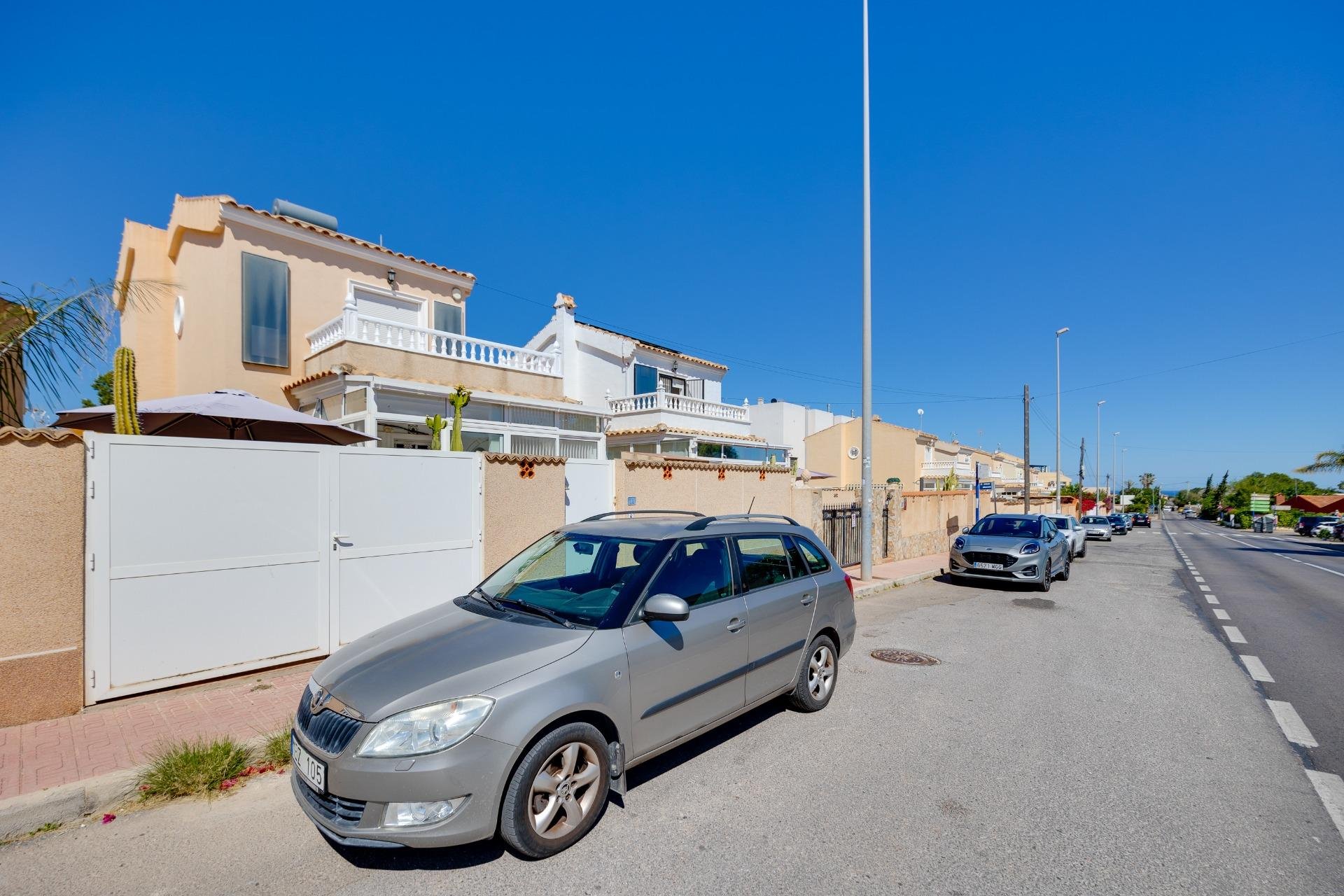 Revente - Villa -
Orihuela Costa - Lomas de Don Juan