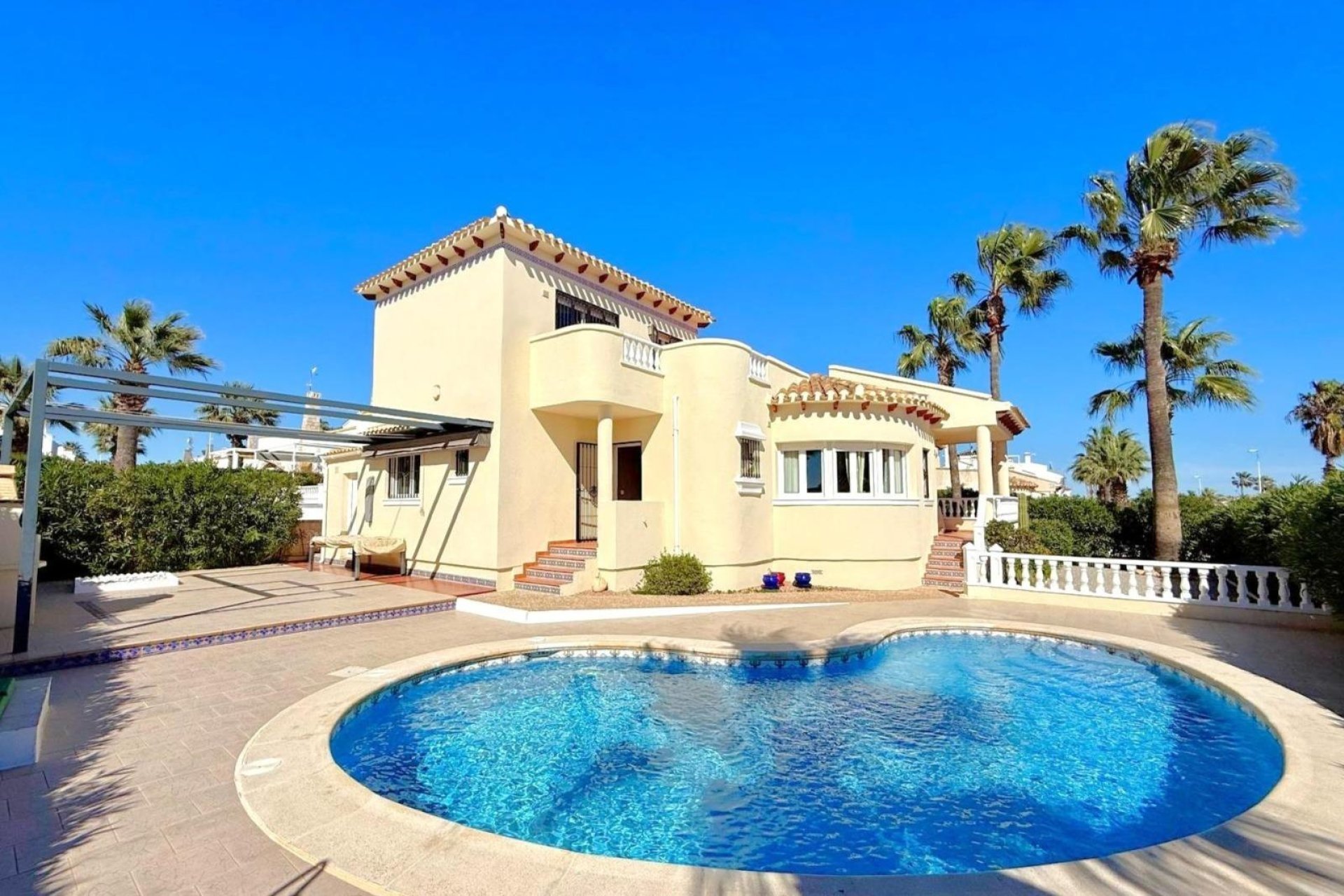Revente - Villa -
Orihuela Costa - Los Dolses