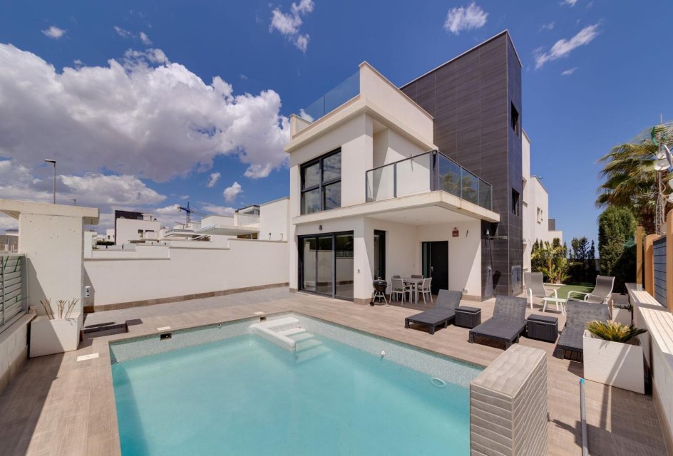 Revente - Villa -
San Miguel de Salinas - Bellavista
