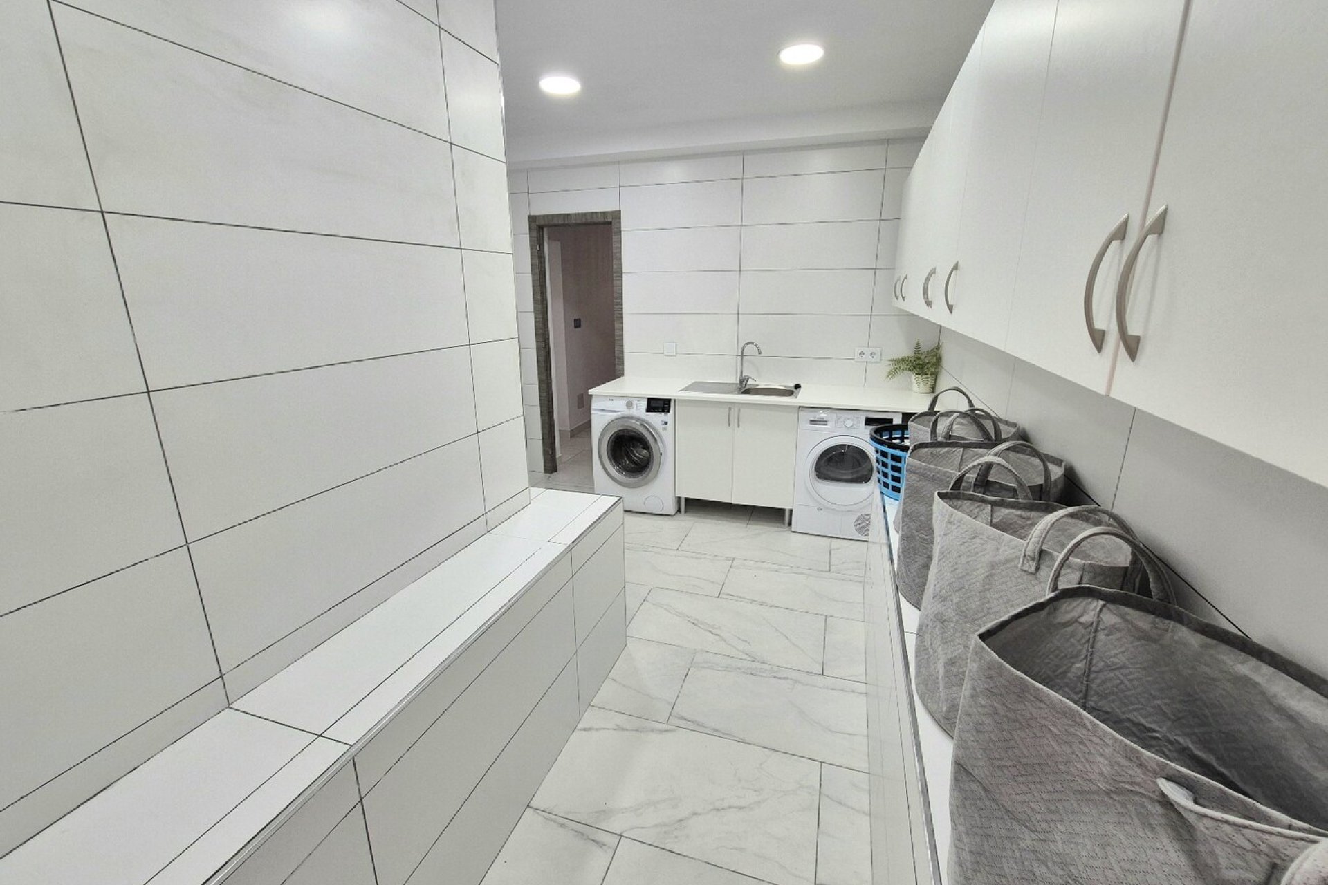 Revente - Villa -
San Miguel de Salinas - Ciudad de las comunicaciones