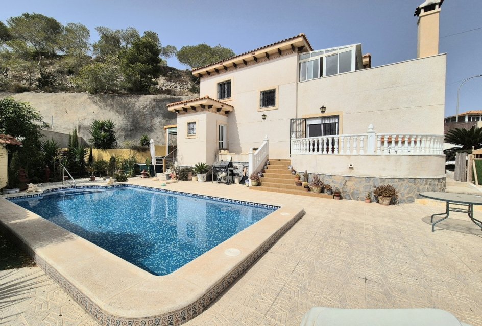 Revente - Villa -
San Miguel de Salinas - Ciudad de las comunicaciones