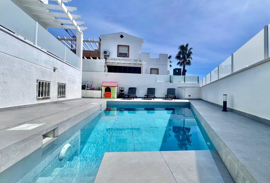 Revente - Villa -
San Miguel de Salinas - Las filipinas