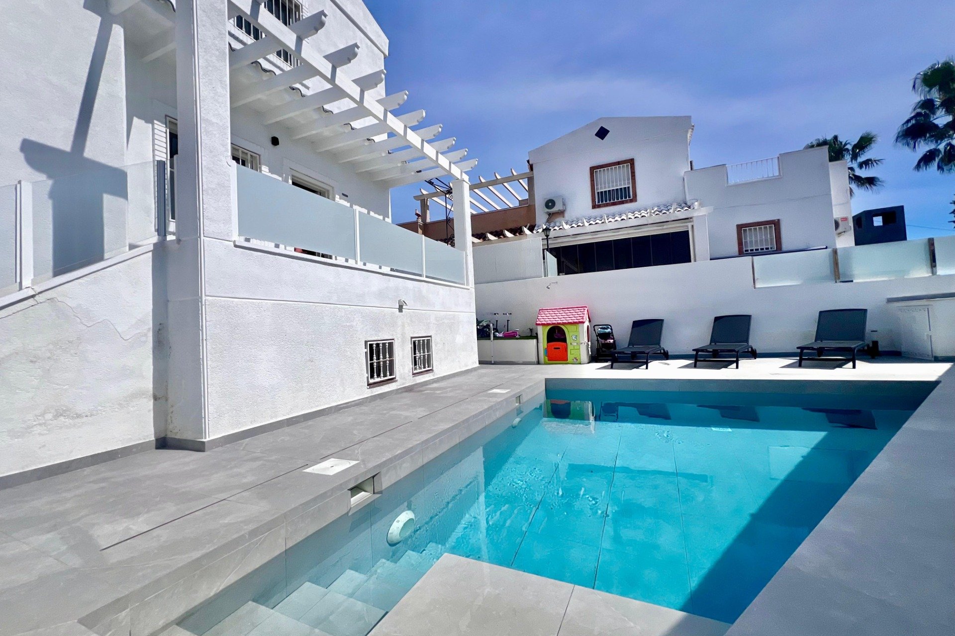 Revente - Villa -
San Miguel de Salinas - Las filipinas