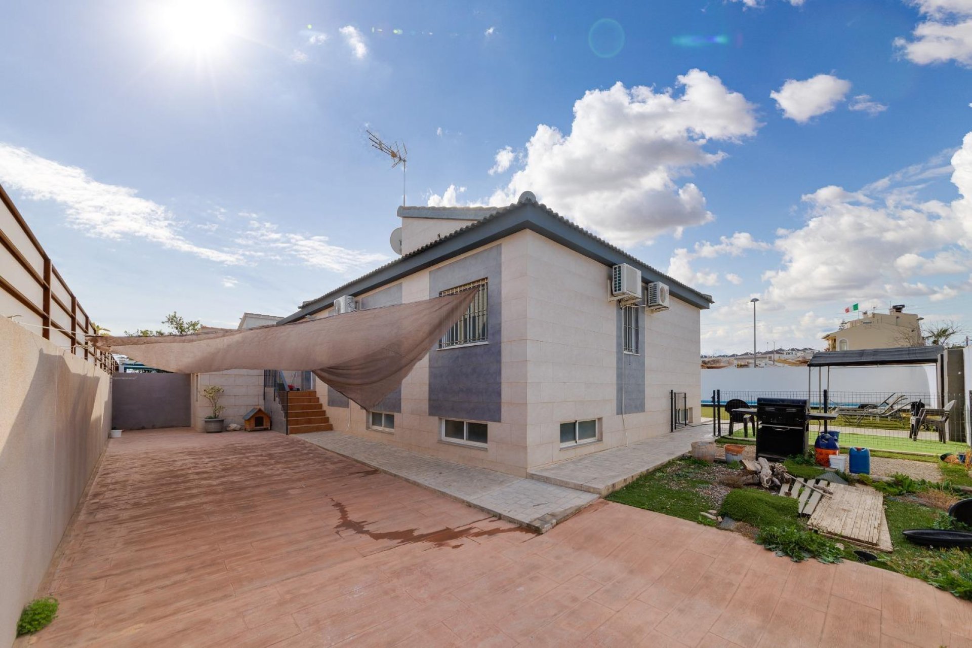 Revente - Villa -
Torrevieja - Los balcones