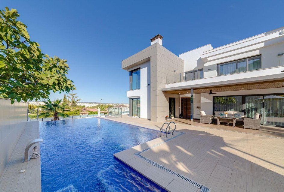 Revente - Villa -
Torrevieja - Los balcones