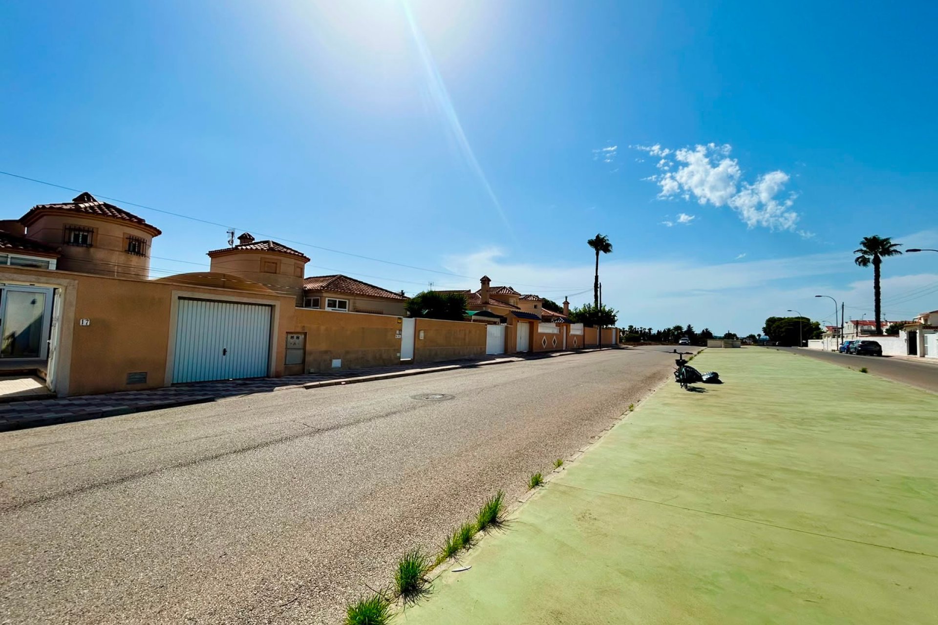 Revente - - VILLA -
Torrevieja - Urbanización San Luis