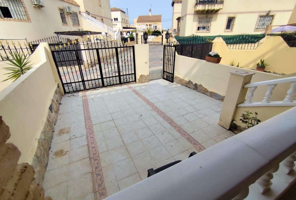 Segunda mano - Adosado -
Orihuela Costa - La Florida