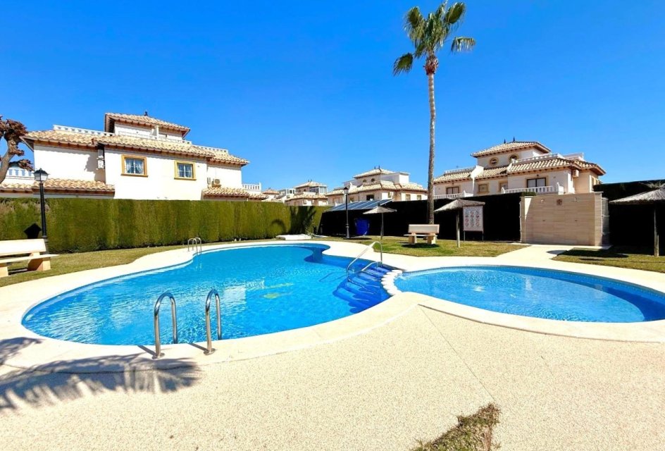 Segunda mano - Adosado -
Orihuela Costa - Lomas de Cabo Roig