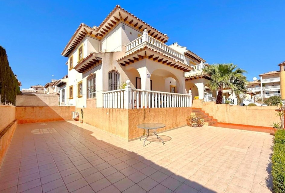 Segunda mano - Adosado -
Orihuela Costa - Lomas de Cabo Roig