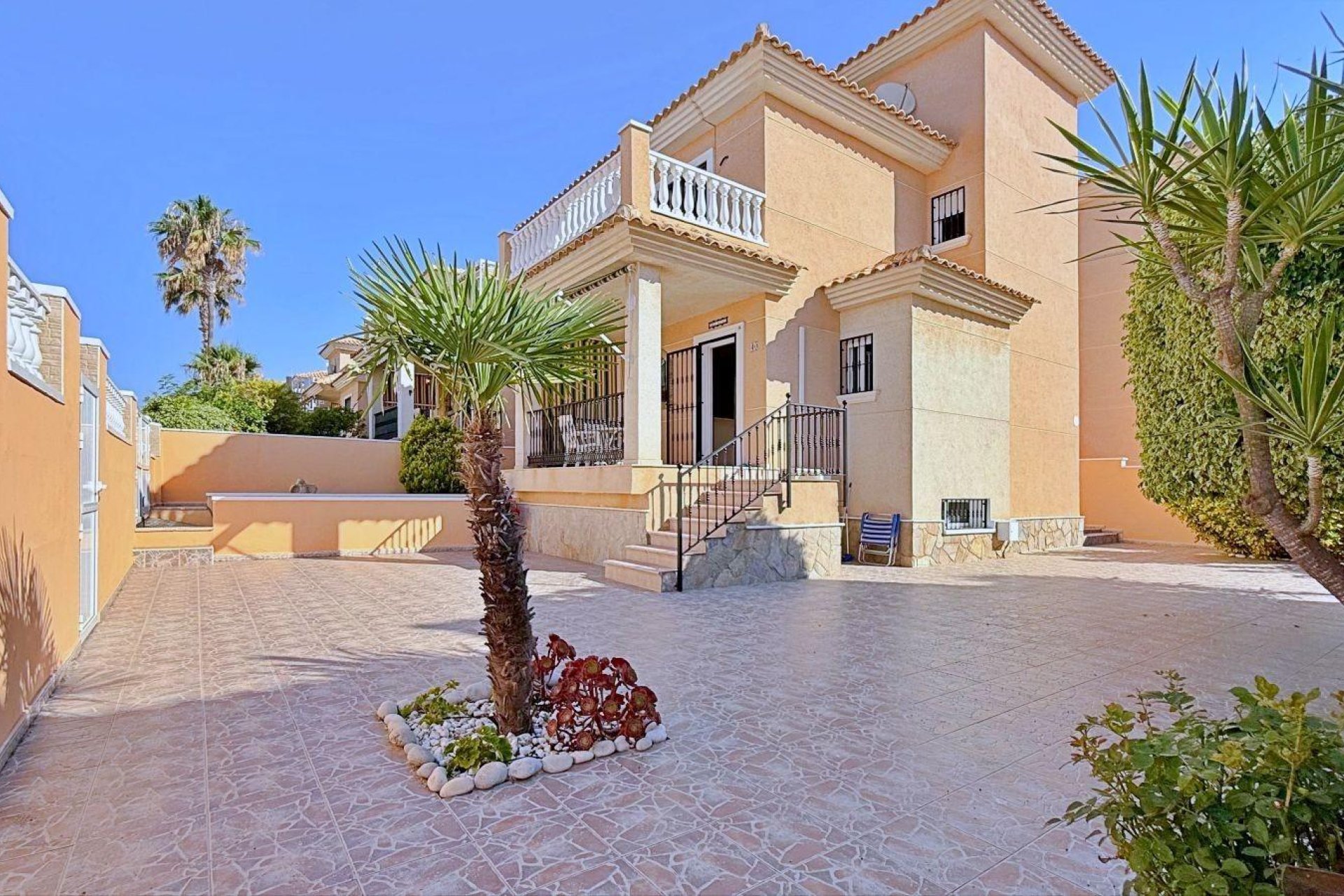 Segunda mano - Adosado -
Orihuela Costa - Urbanización Perla del Mar