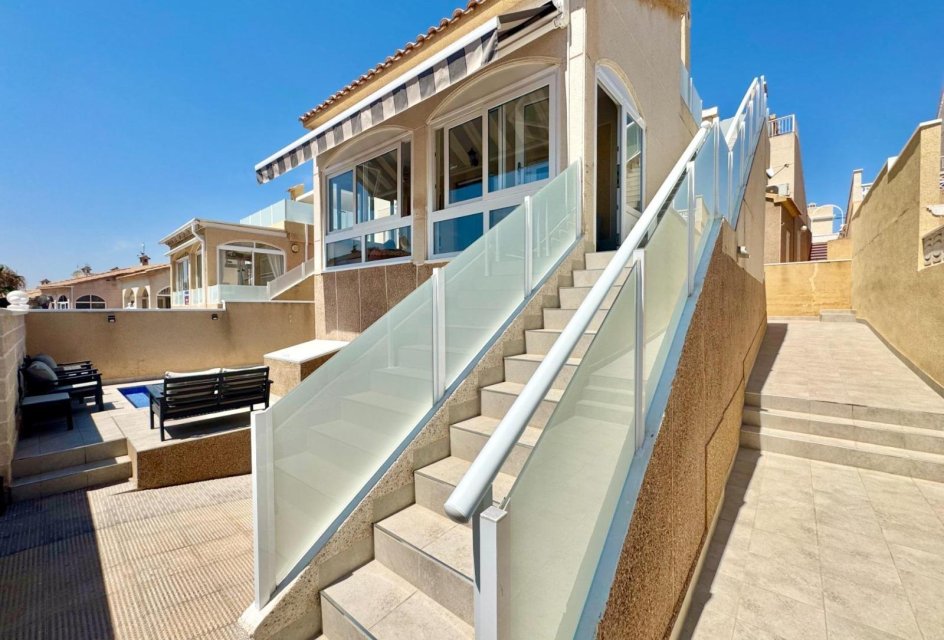 Segunda mano - Adosado -
Orihuela Costa - Urbanización Perla del Mar