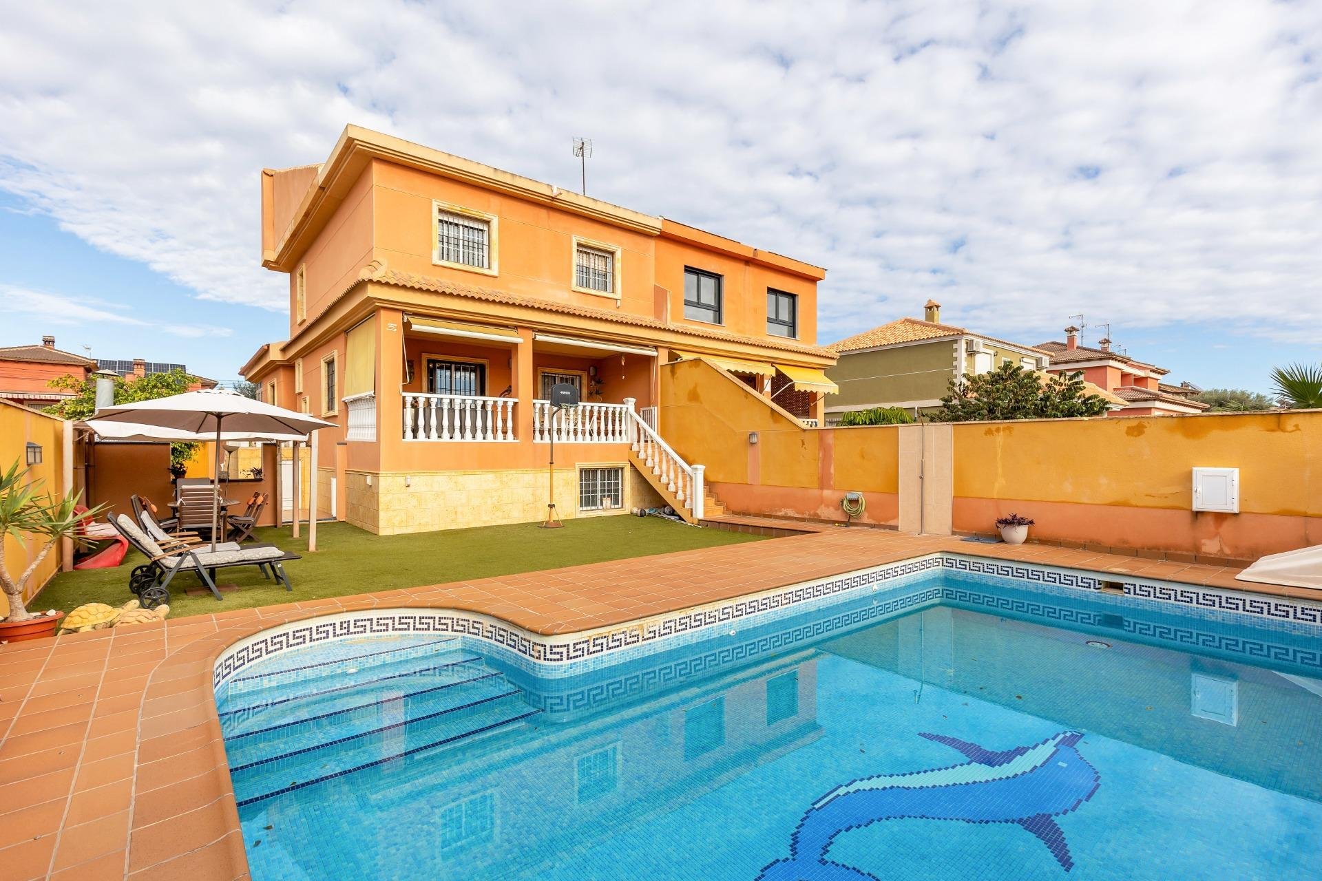 Segunda mano - Adosado -
Torrevieja - Aguas Nuevas