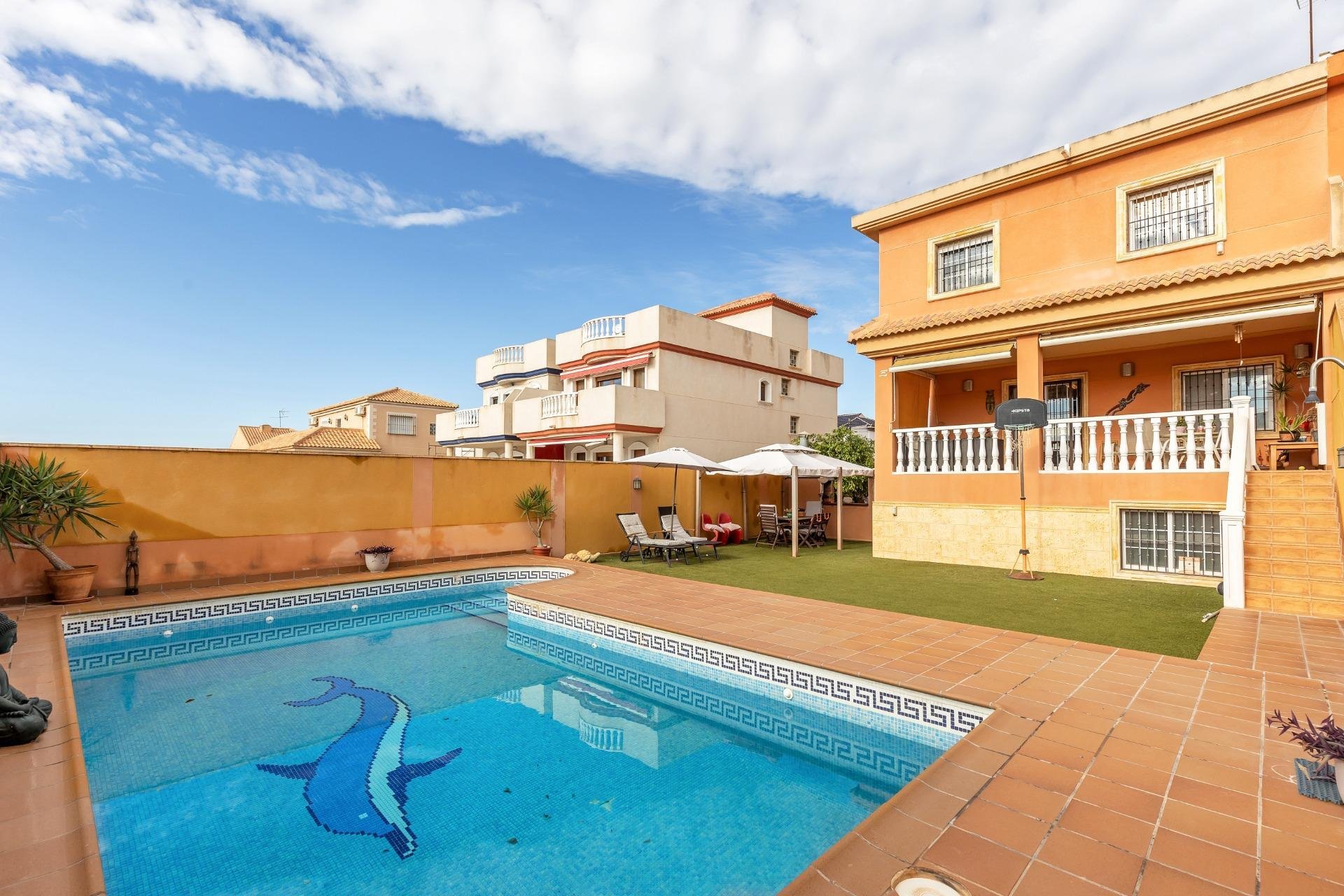 Segunda mano - Adosado -
Torrevieja - Aguas Nuevas