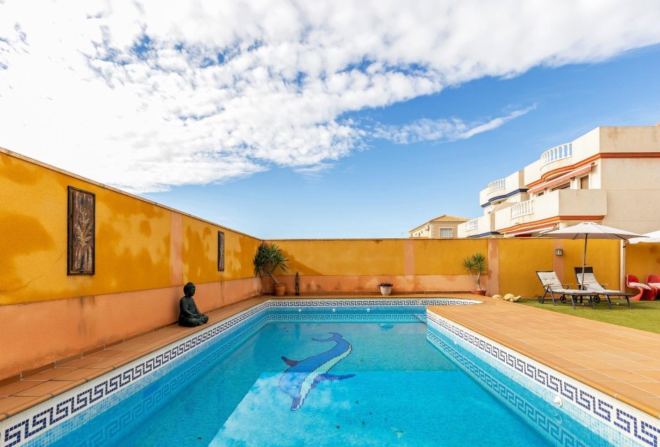 Segunda mano - Adosado -
Torrevieja - Aguas Nuevas