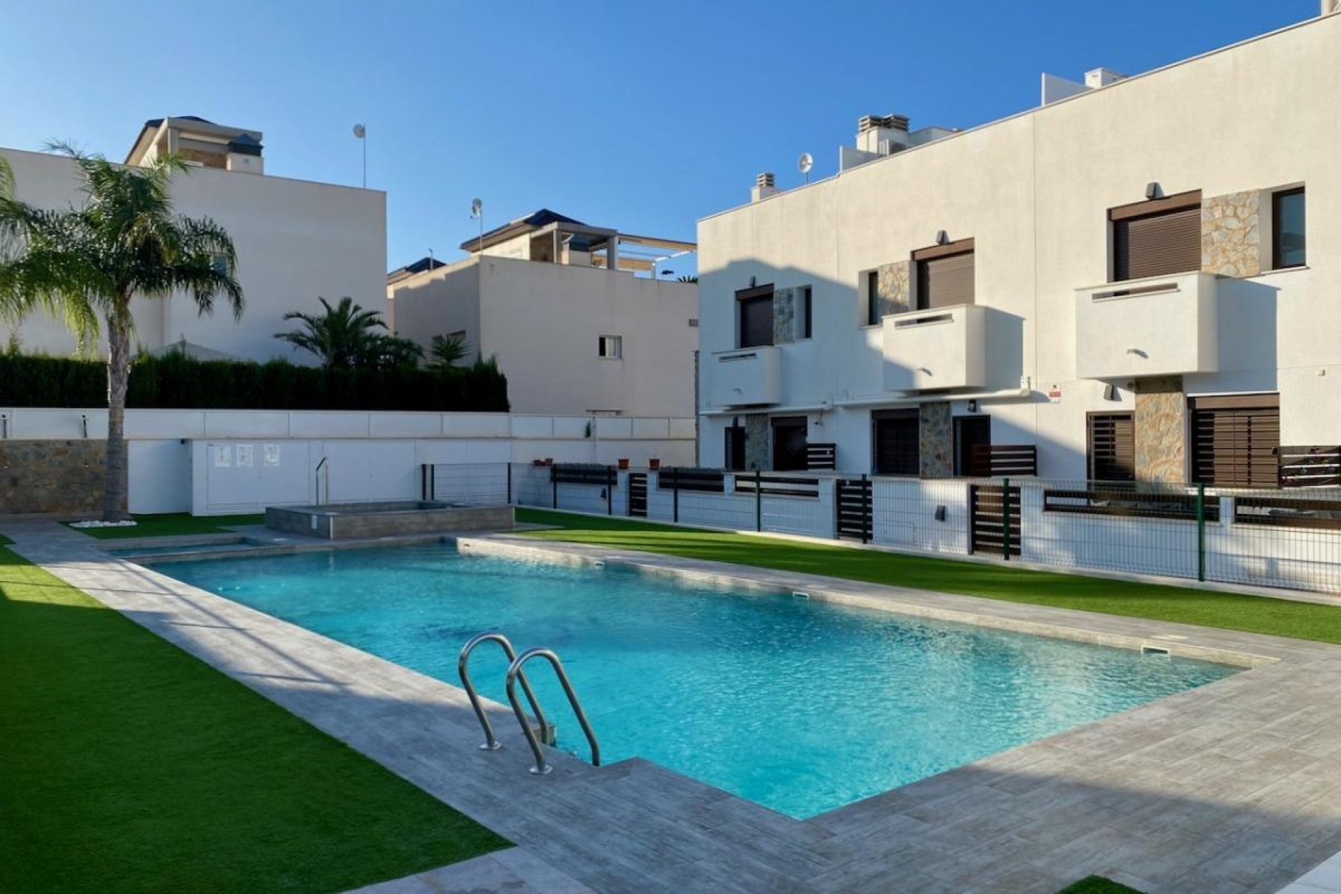 Segunda mano - Adosado -
Torrevieja - Centro