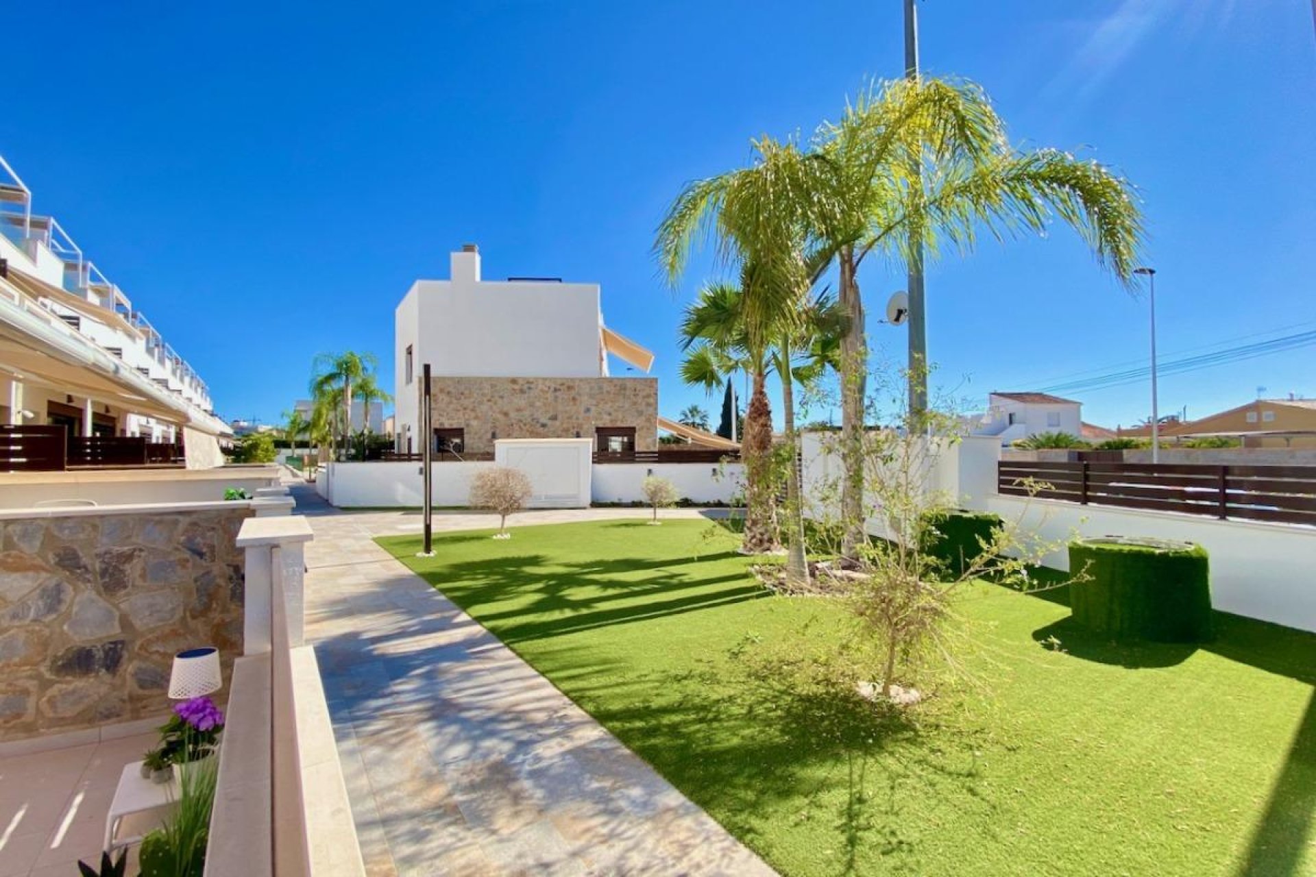 Segunda mano - Adosado -
Torrevieja - Centro