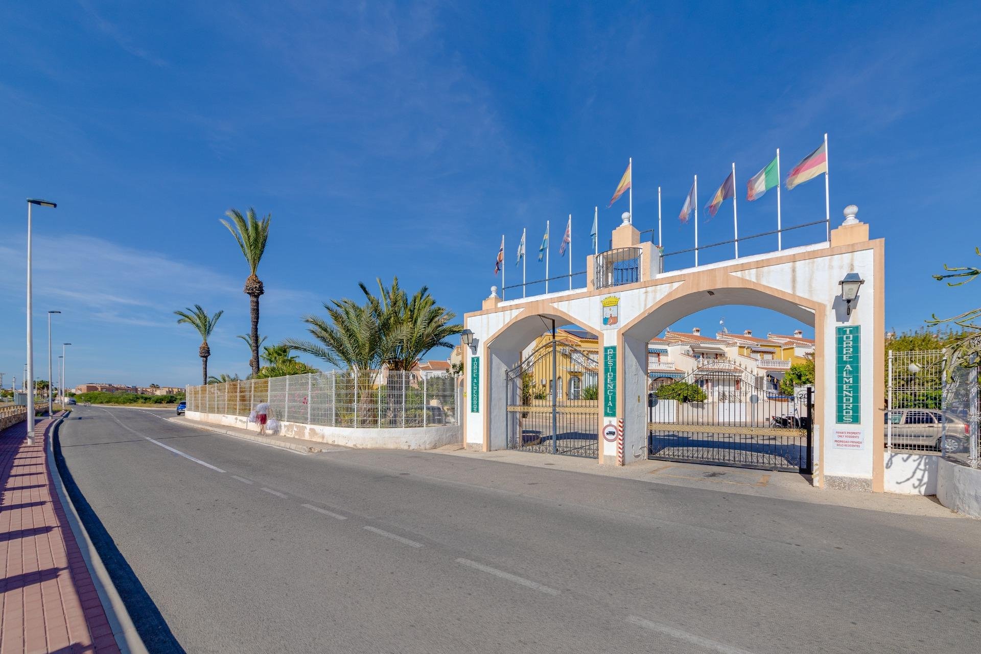 Segunda mano - Adosado -
Torrevieja - La Siesta - El Salado - Torreta