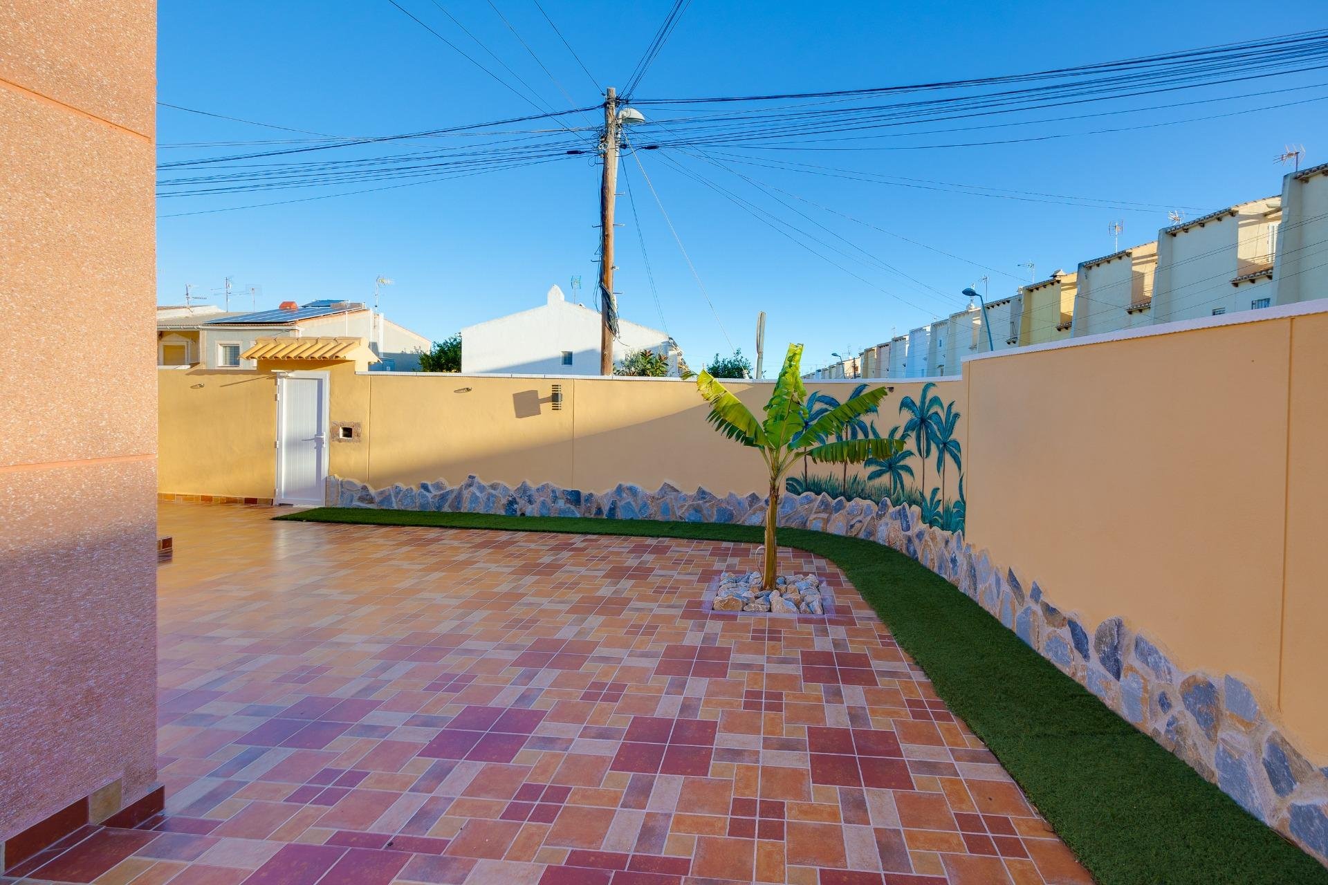 Segunda mano - Adosado -
Torrevieja - Los Balcones - Los Altos del Edén