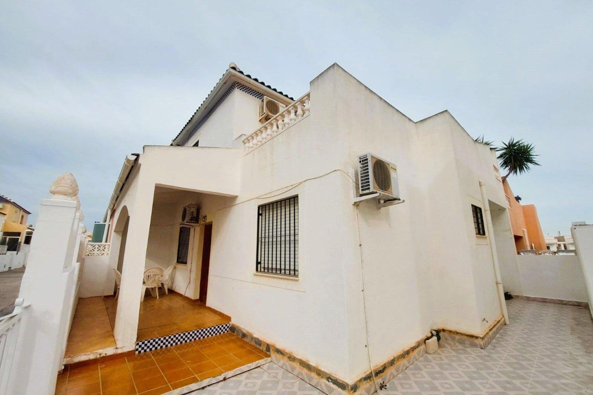 Segunda mano - Adosado -
Torrevieja - Los Balcones - Los Altos del Edén