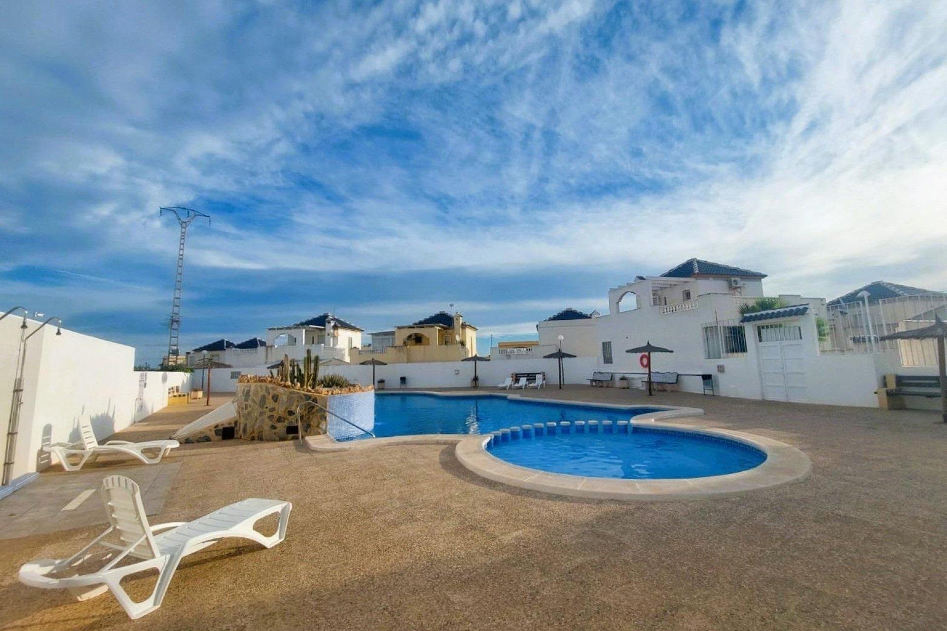 Segunda mano - Adosado -
Torrevieja - Los Balcones - Los Altos del Edén
