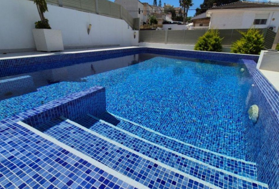 Segunda mano - Adosado -
Torrevieja - Los balcones