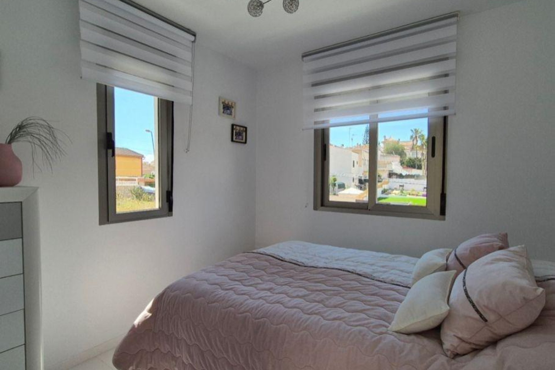 Segunda mano - Adosado -
Torrevieja - Los balcones