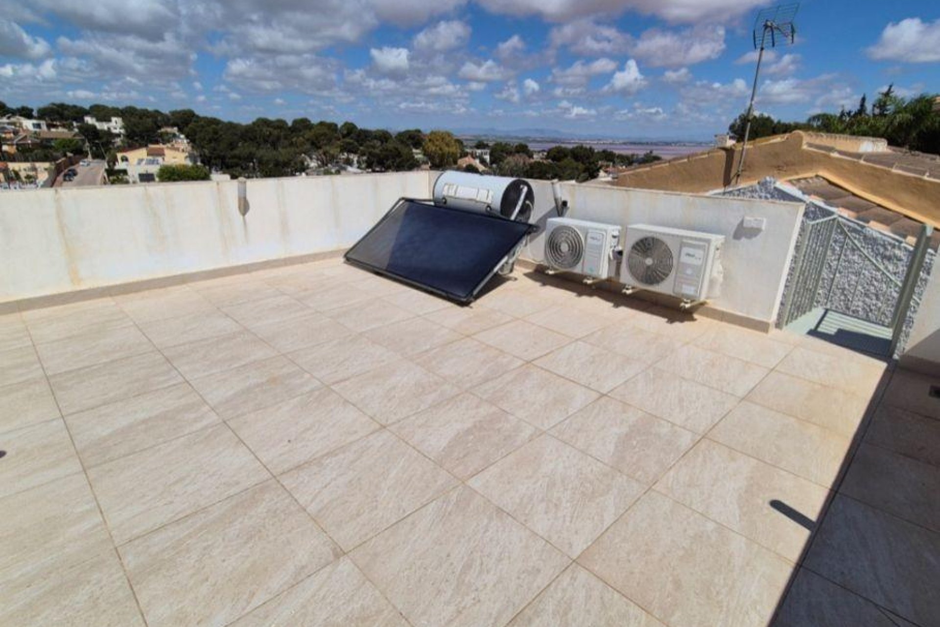 Segunda mano - Adosado -
Torrevieja - Los balcones