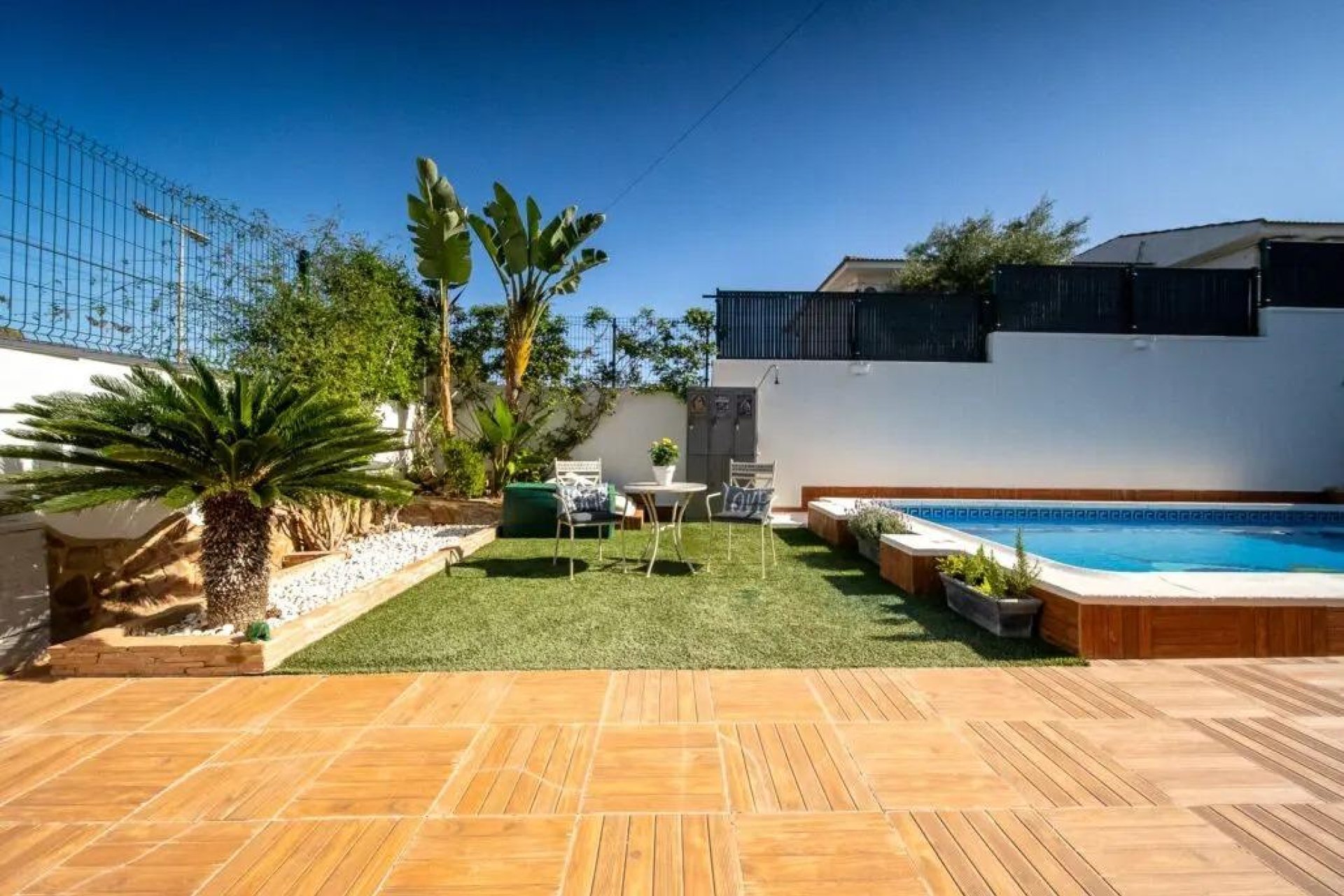 Segunda mano - Adosado -
Torrevieja - Los balcones