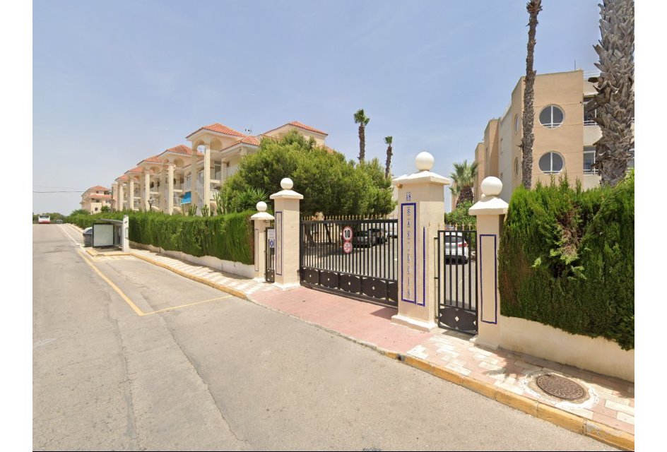 Segunda mano - Adosado -
Torrevieja - San Luis
