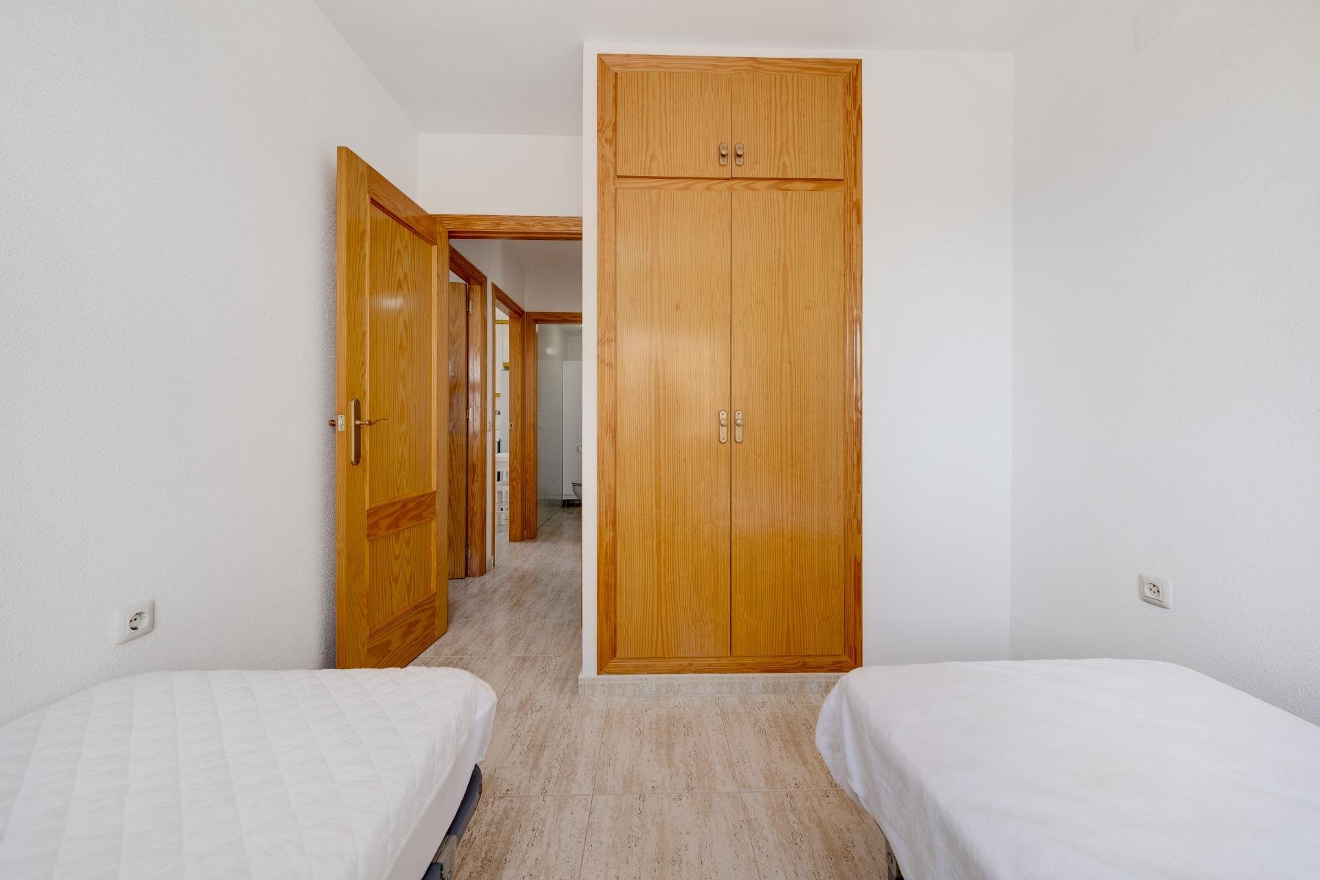 Segunda mano - Apartamento -
Orihuela Costa - Campoamor
