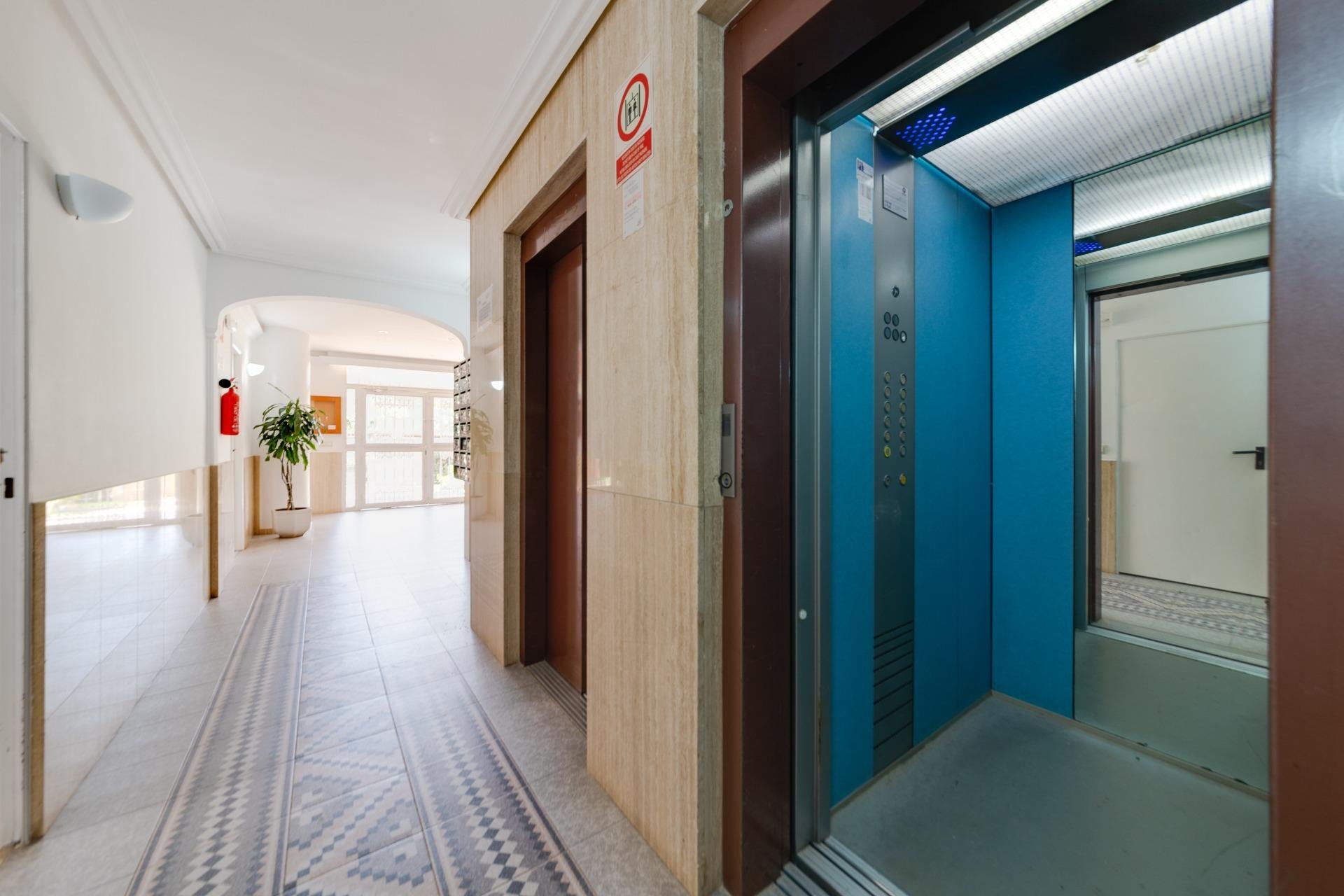 Segunda mano - Apartamento -
Orihuela Costa - Campoamor