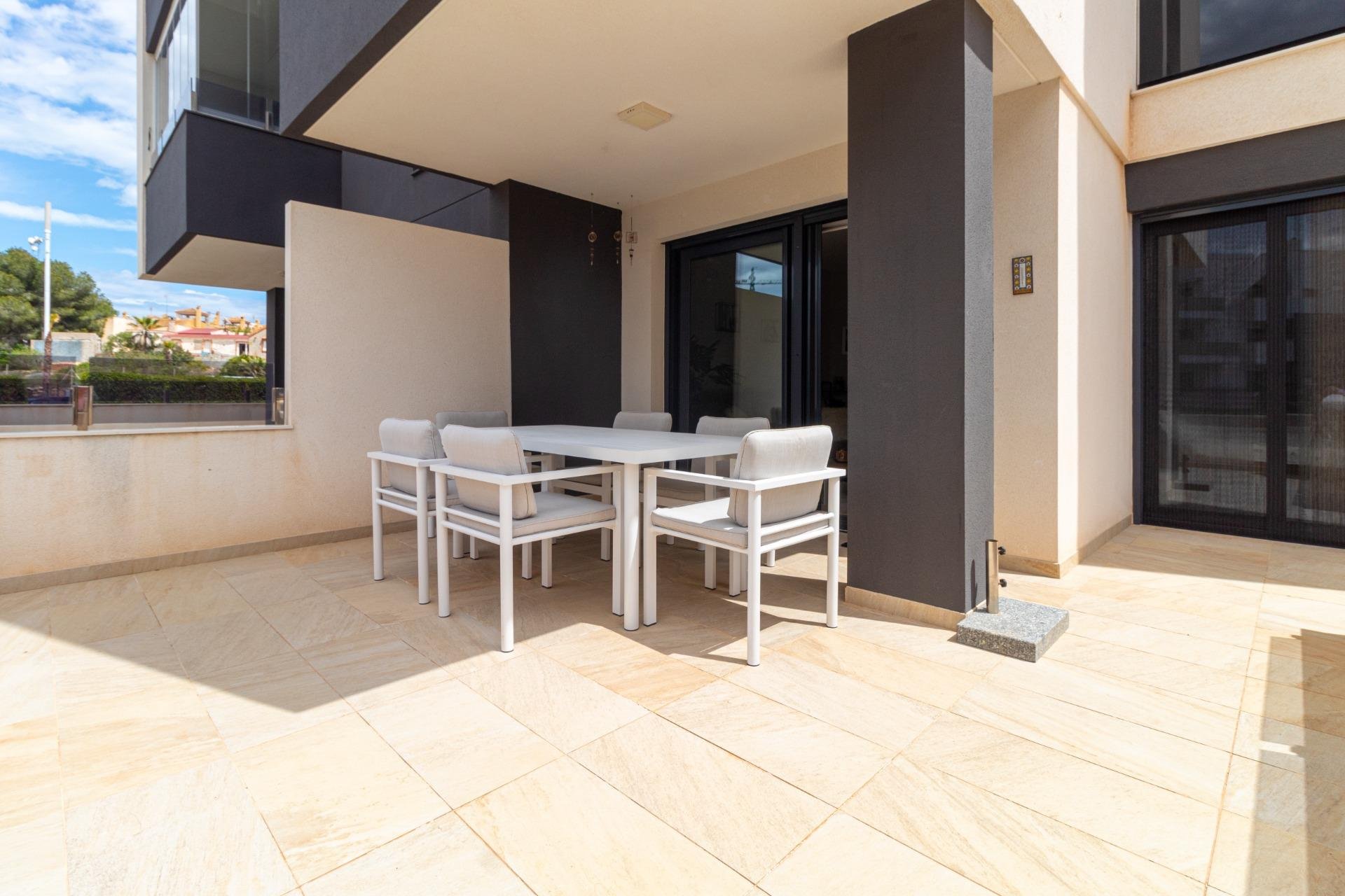 Segunda mano - Apartamento -
Orihuela Costa - La Florida