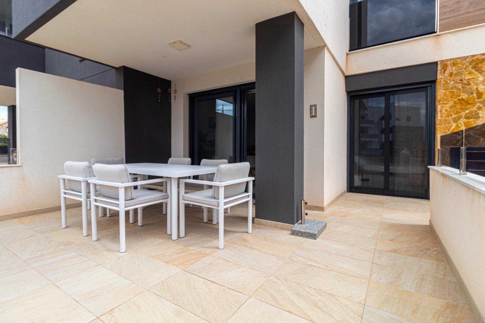 Segunda mano - Apartamento -
Orihuela Costa - La Florida