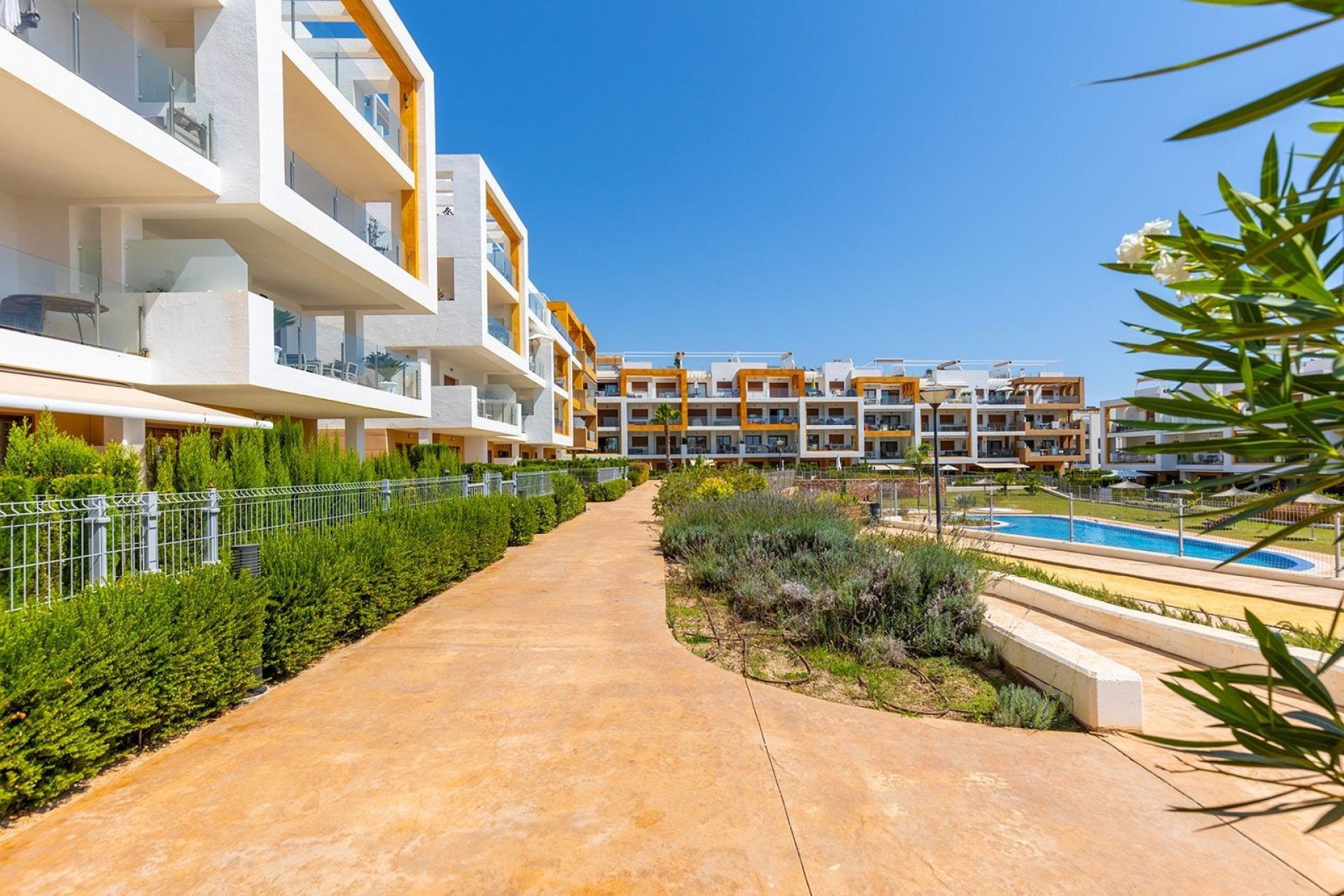 Segunda mano - Apartamento -
Orihuela Costa - Montezenia