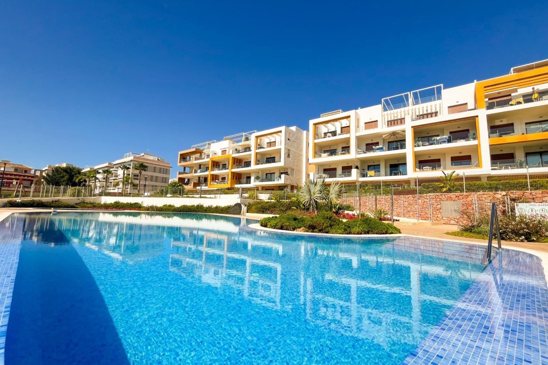 Segunda mano - Apartamento -
Orihuela Costa - Montezenia