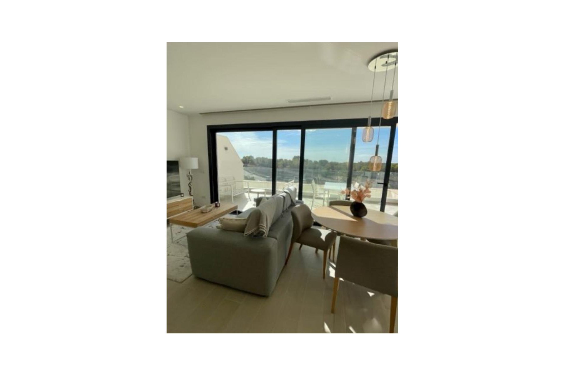 Segunda mano - Apartamento -
San Miguel de Salinas - Las colinas golf and country club