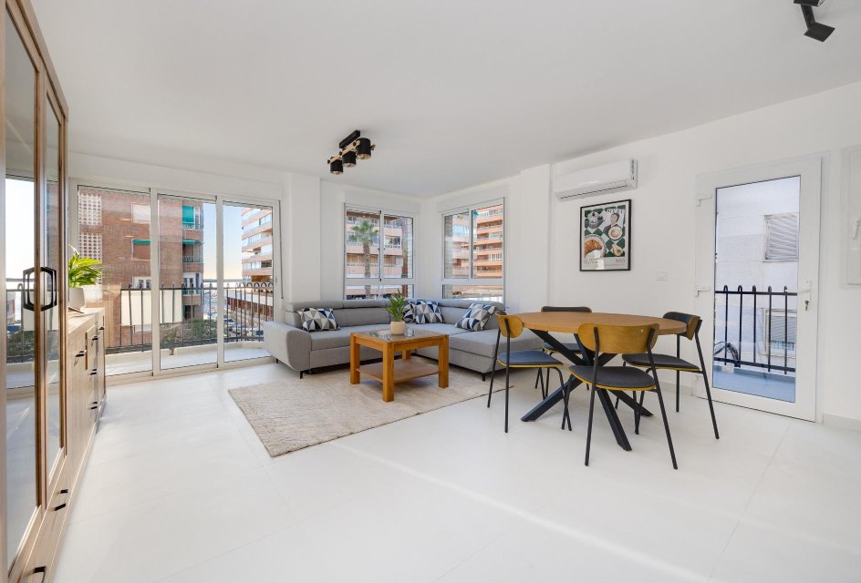 Segunda mano - Apartamento -
Torrevieja - Acequion