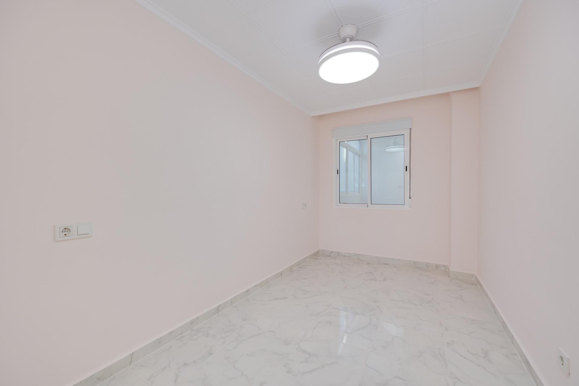 Segunda mano - Apartamento -
Torrevieja - Acequion