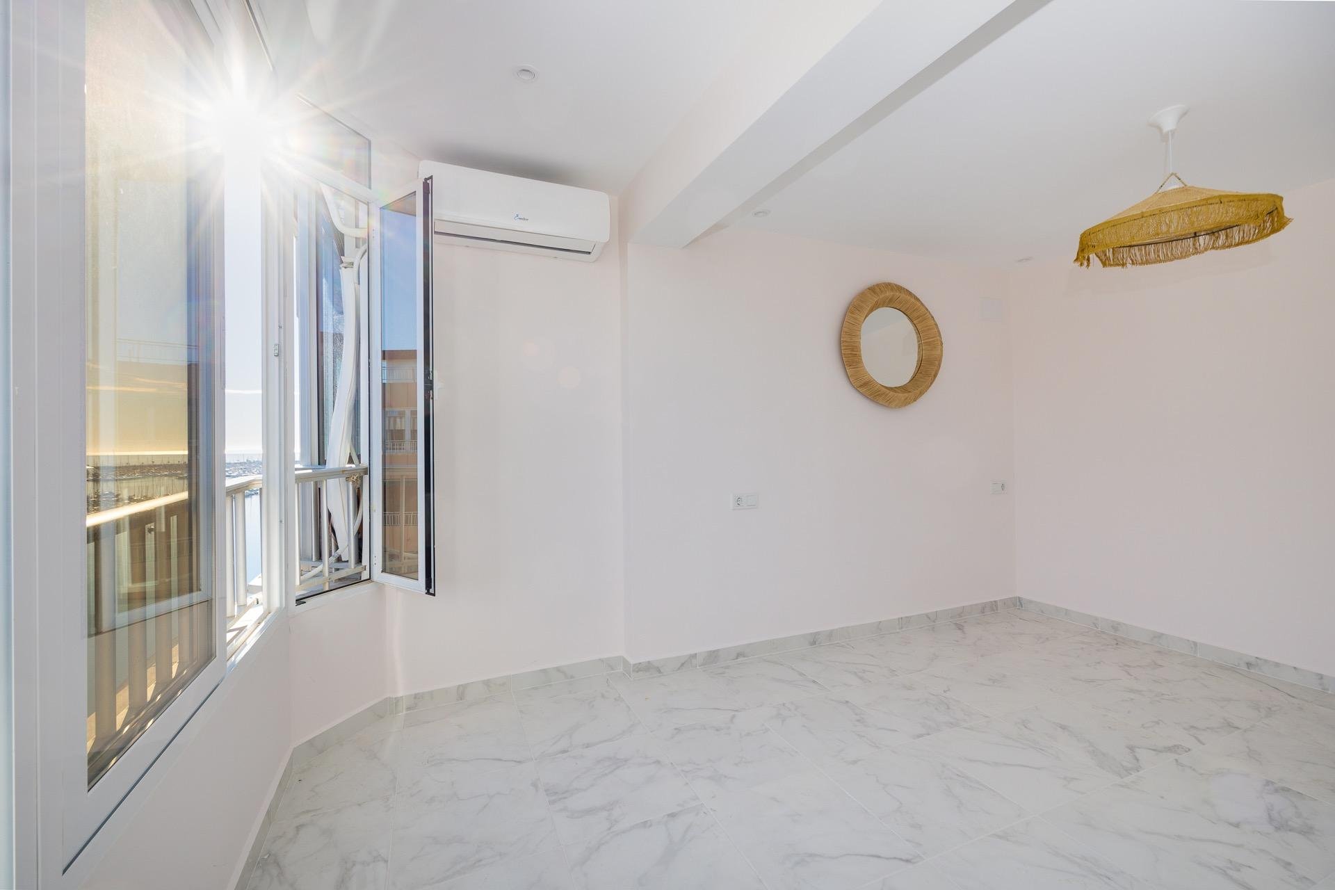 Segunda mano - Apartamento -
Torrevieja - Acequion