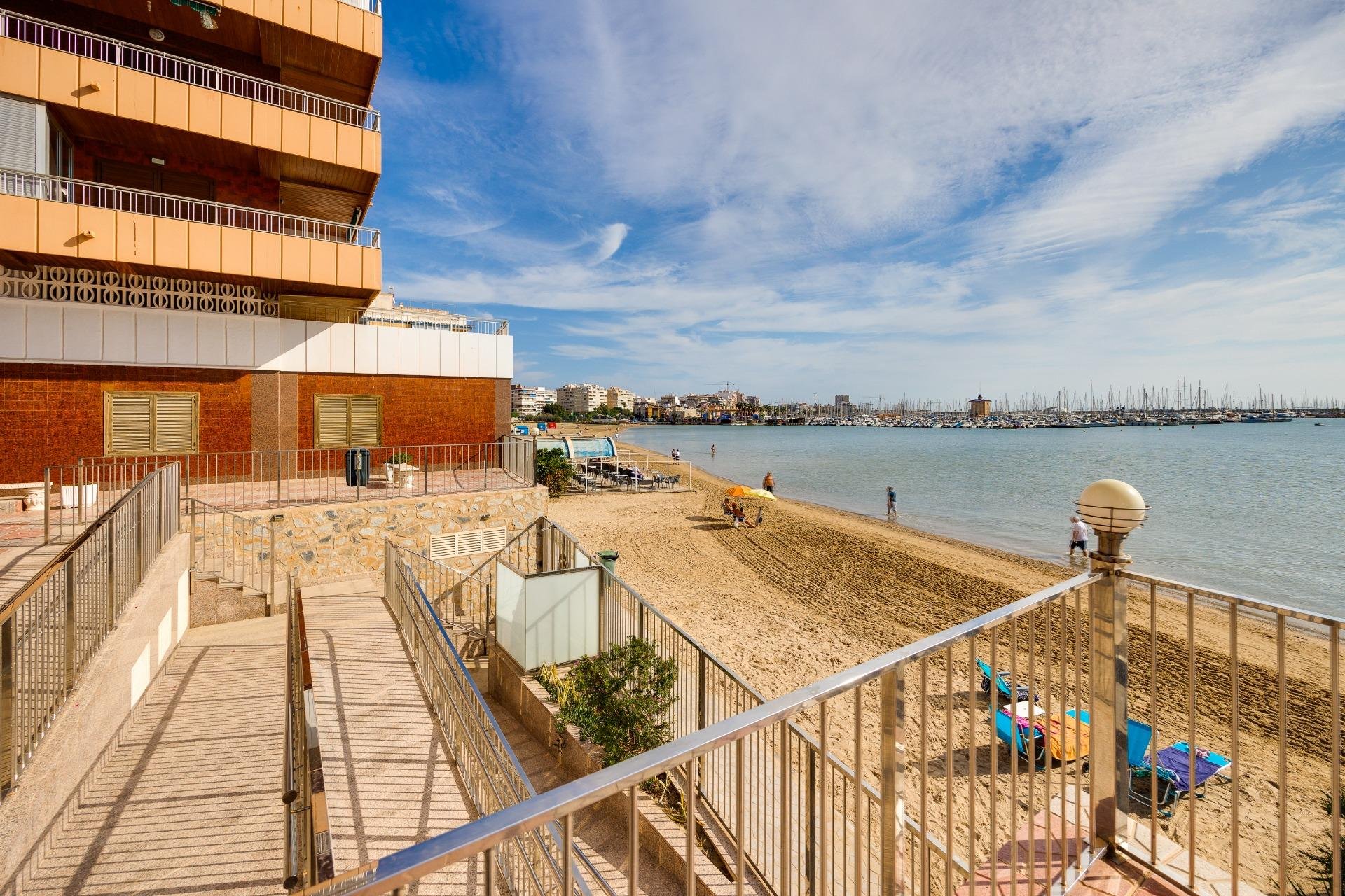 Segunda mano - Apartamento -
Torrevieja - Acequion