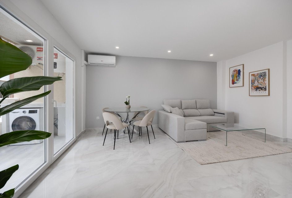 Segunda mano - Apartamento -
Torrevieja - Centro