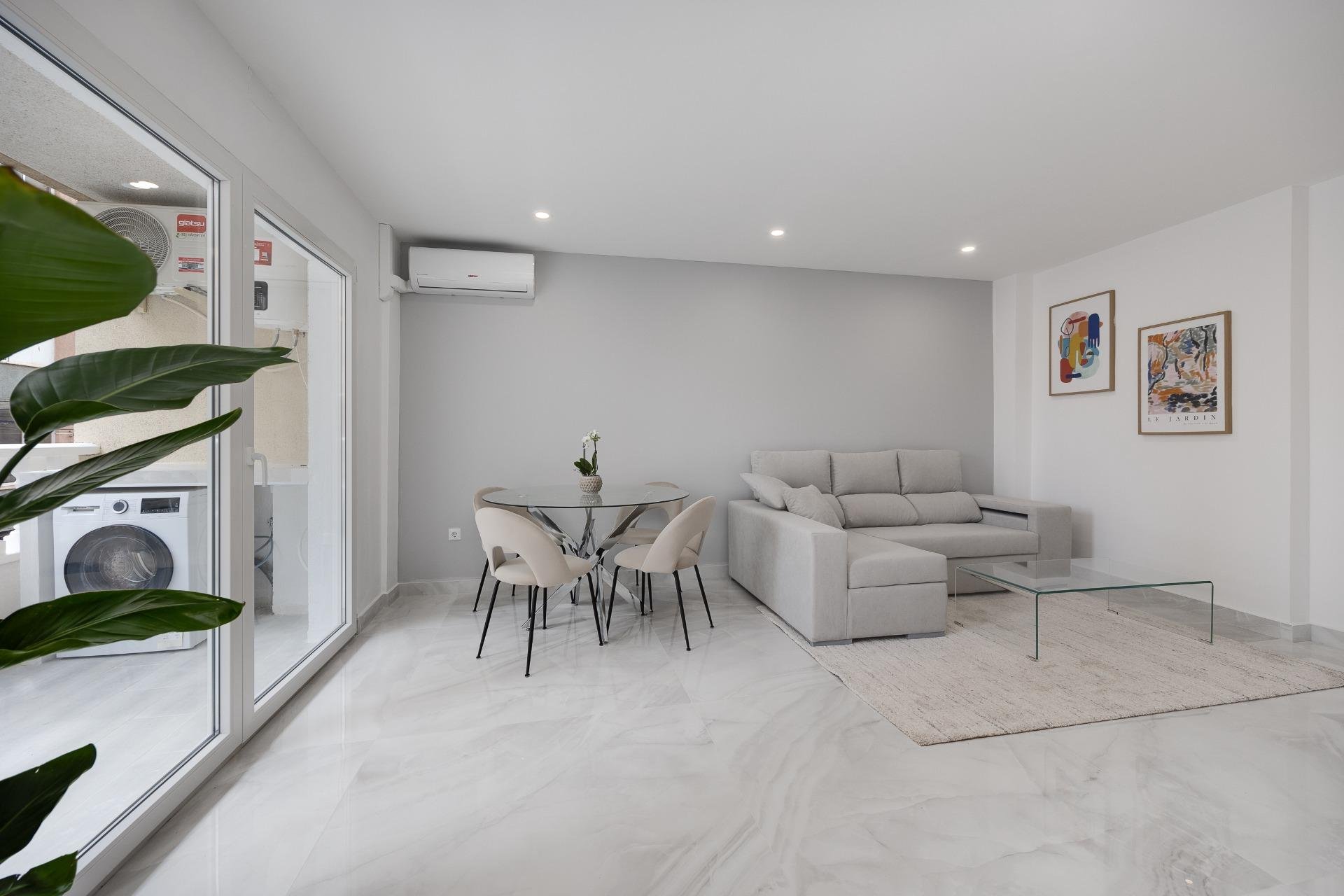 Segunda mano - Apartamento -
Torrevieja - Centro