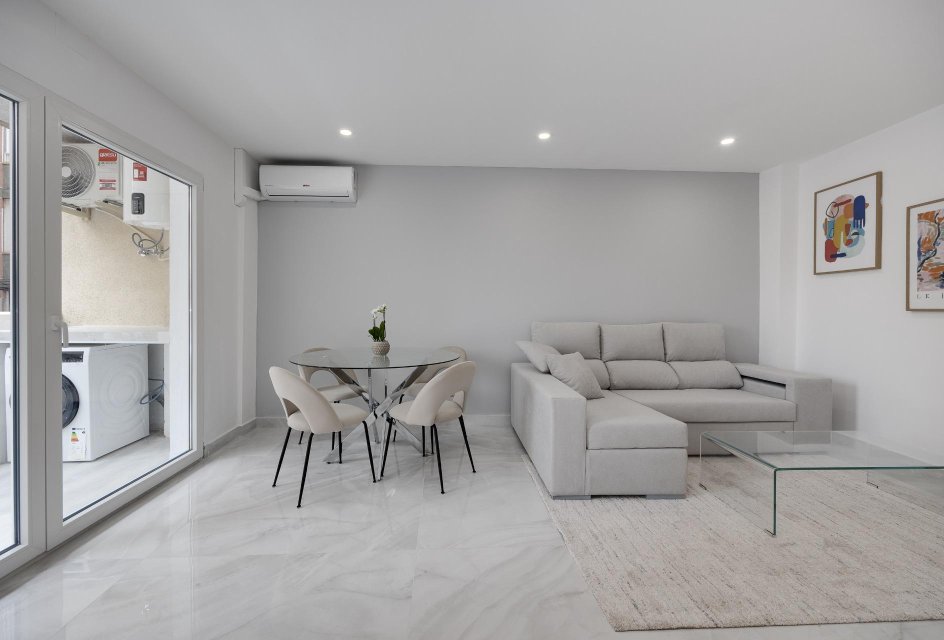 Segunda mano - Apartamento -
Torrevieja - Centro